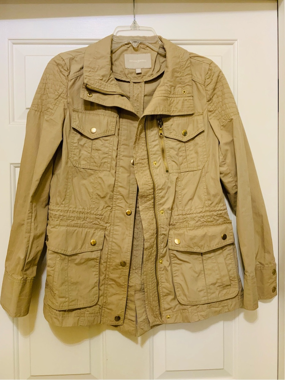 🆕⭐️NWOT Banana Republic Lightweight Beige Utility Jacket